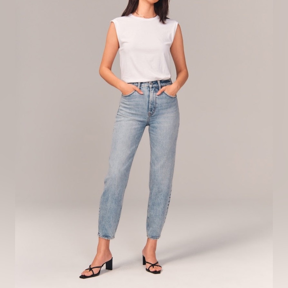 Abercrombie and Fitch The ‘80s Mom High Rise Jeans